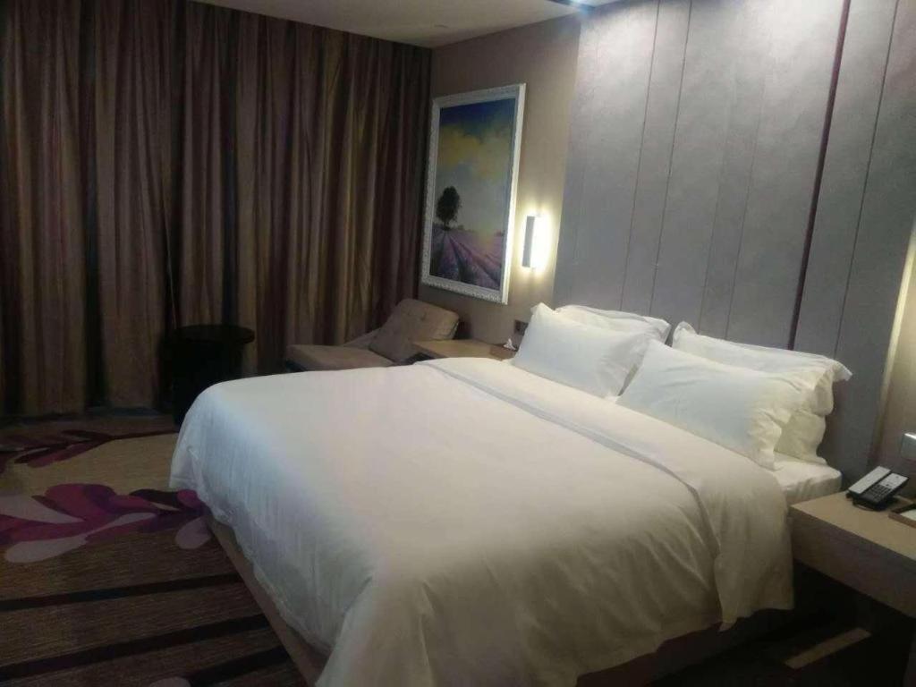 Lavande Hotel Nanchang Ai XI Hu Subway East Station Branch Exteriör bild